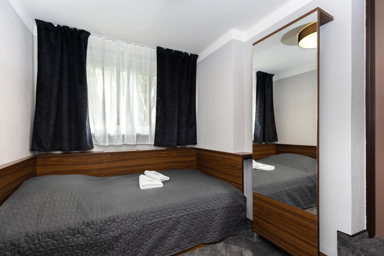 Garden Restaurant & Pension Pardubice Zewnętrze zdjęcie