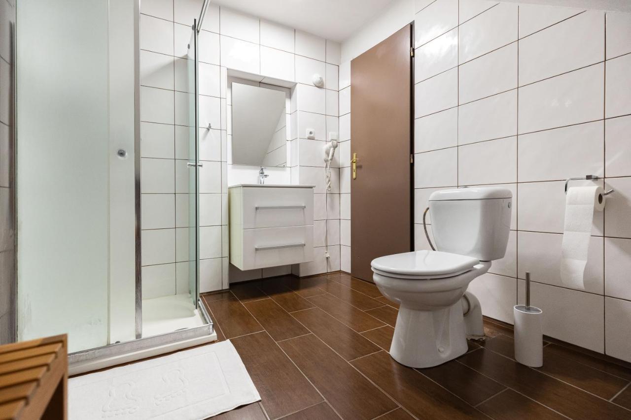 Garden Restaurant & Pension Pardubice Zewnętrze zdjęcie