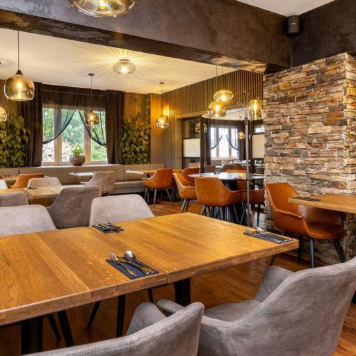 Garden Restaurant & Pension Pardubice Zewnętrze zdjęcie
