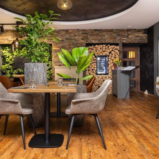 Garden Restaurant & Pension Pardubice Zewnętrze zdjęcie