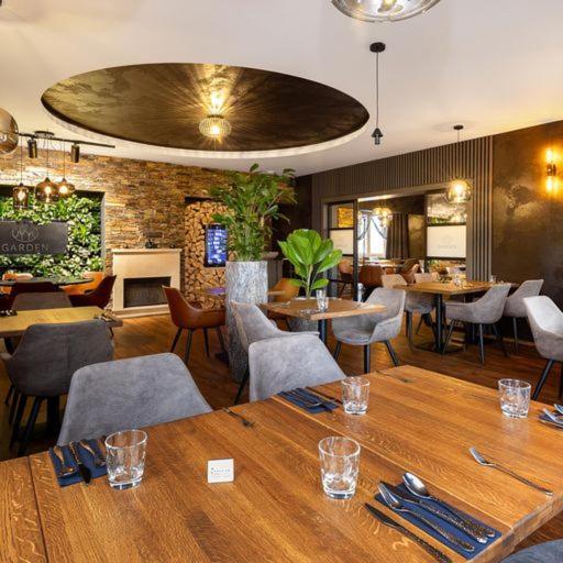 Garden Restaurant & Pension Pardubice Zewnętrze zdjęcie