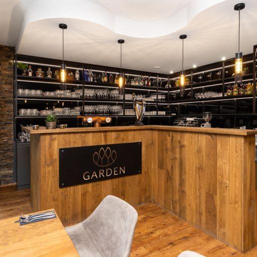 Garden Restaurant & Pension Pardubice Zewnętrze zdjęcie