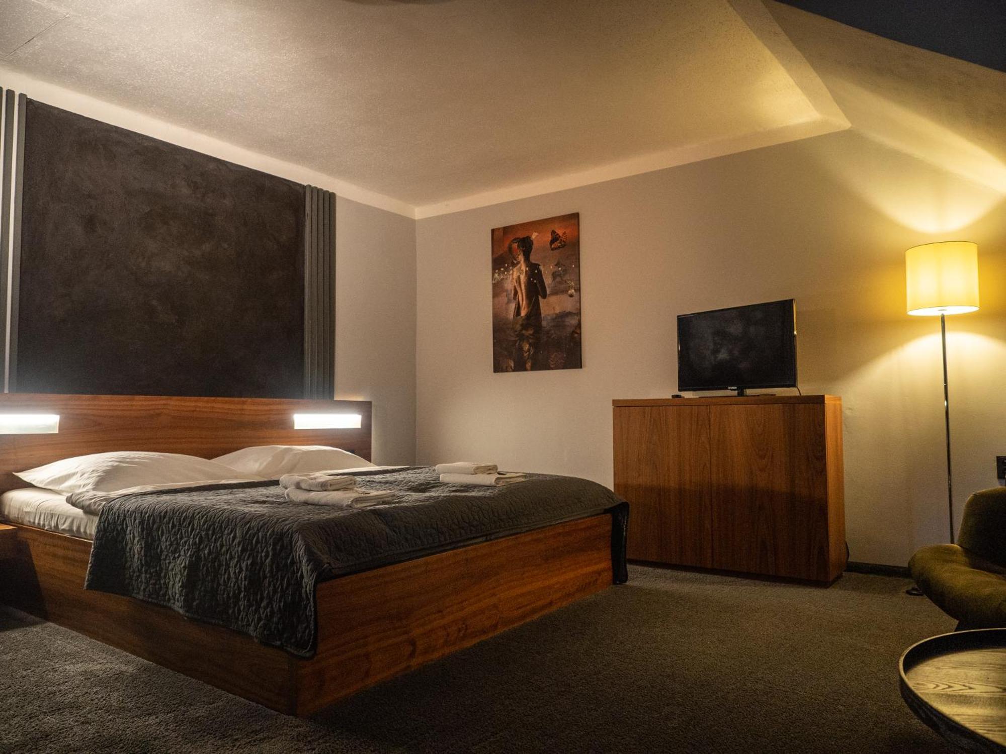 Garden Restaurant & Pension Pardubice Zewnętrze zdjęcie